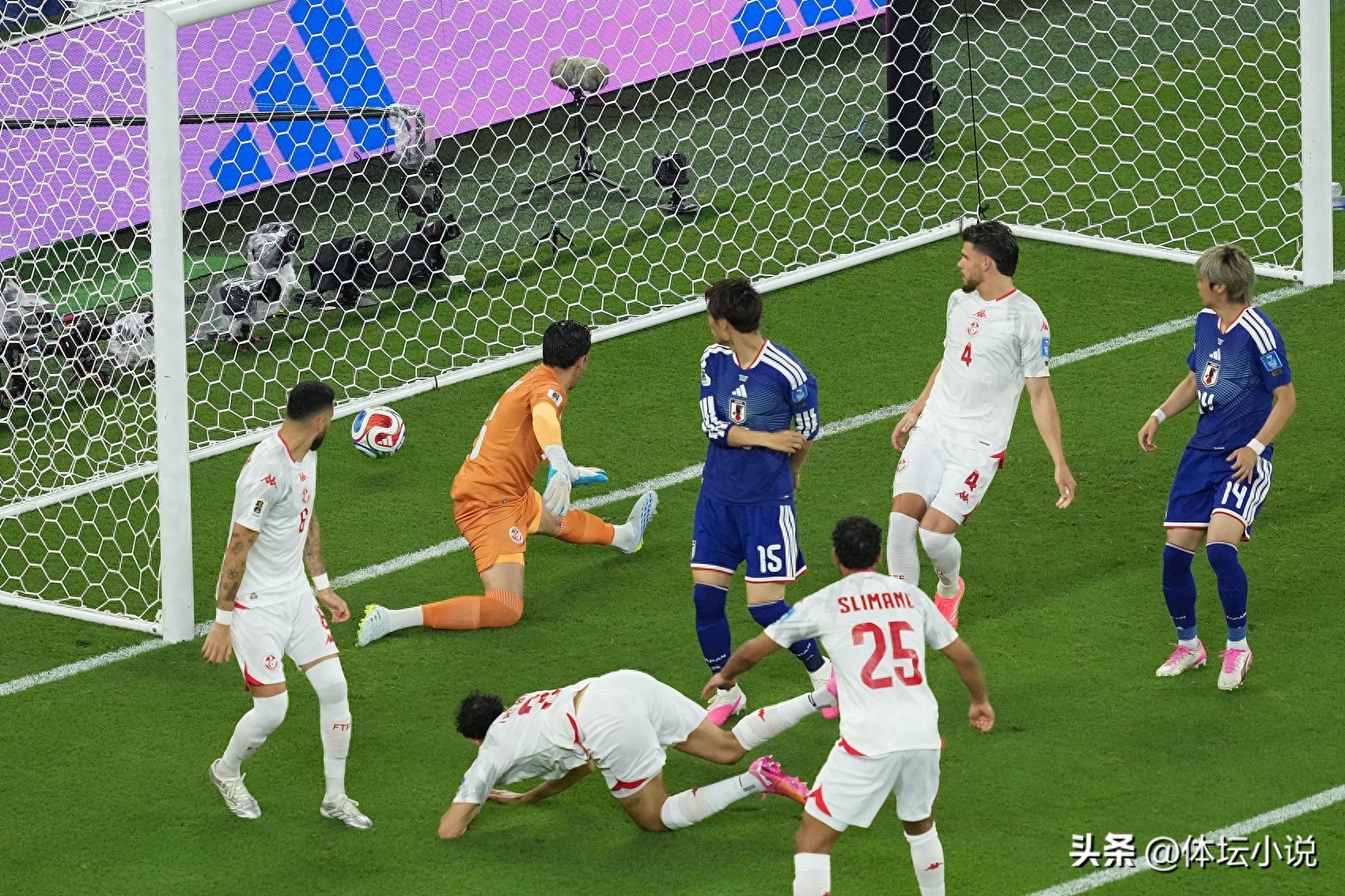 Ends a 6-match losing streak! Asia's top team goes on a rampage, crushing Tunisia 4-0. Japan is so strong that their advancement is almost certain.