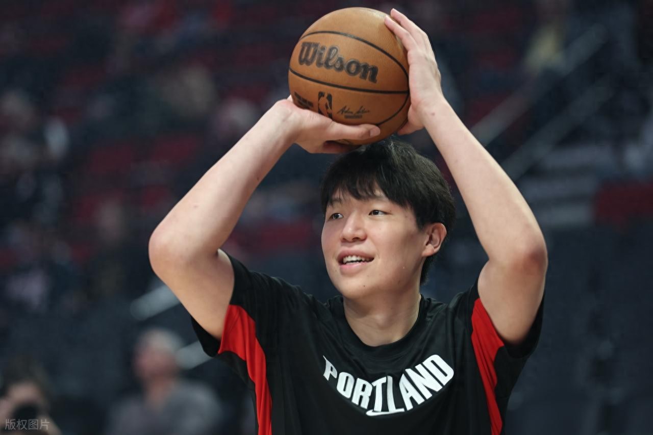 Super efficient! Yang Hansen scores 10 points in 2 minutes, finishing with 16 points and 4 rebounds in 17 minutes as the Trail Blazers narrowly defeat the Kings.