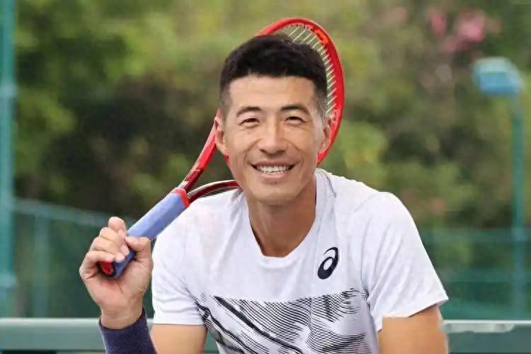 After three consecutive victories, Li Zhe won the first victory in the main match of the 2025 Challenge, which is worthy of respect