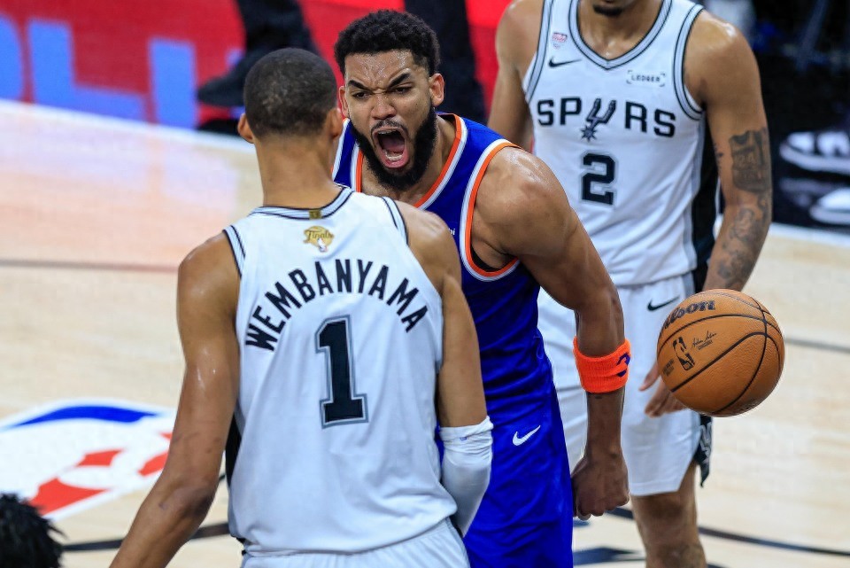 Wembanyama's Critical Turnover and Missed Game-Winner! Knicks Extend Winning Streak to 13, Beat Spurs Again for 2-0 Series Lead