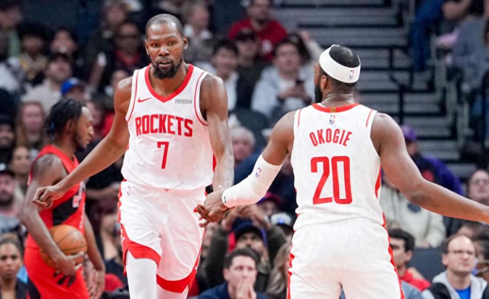 The Rockets have surged to 4th place in the power rankings! Leading the league in offensive efficiency: a record-breaking 45.4% three-point shooting rate.