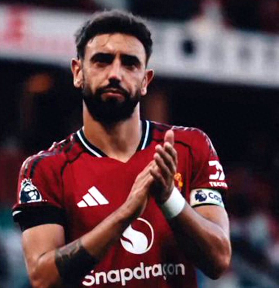 Bruno Fernandes has rejected Saudi Arabia for the third time, staying at Manchester United this summer! If United sell their new star, they might sign Balyeba.