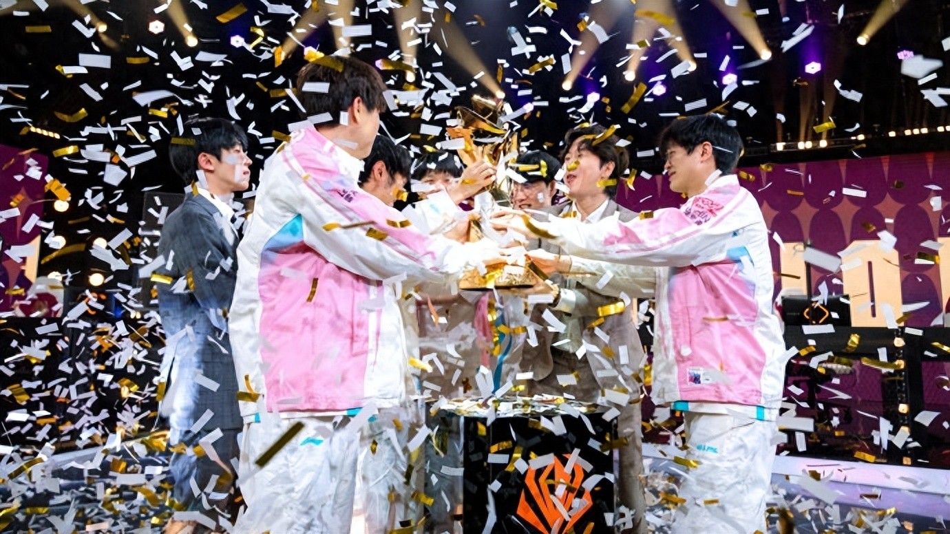 Knight becomes the first "old fifth" champion! Bin's credibility score returns to 100, official: world's top lane