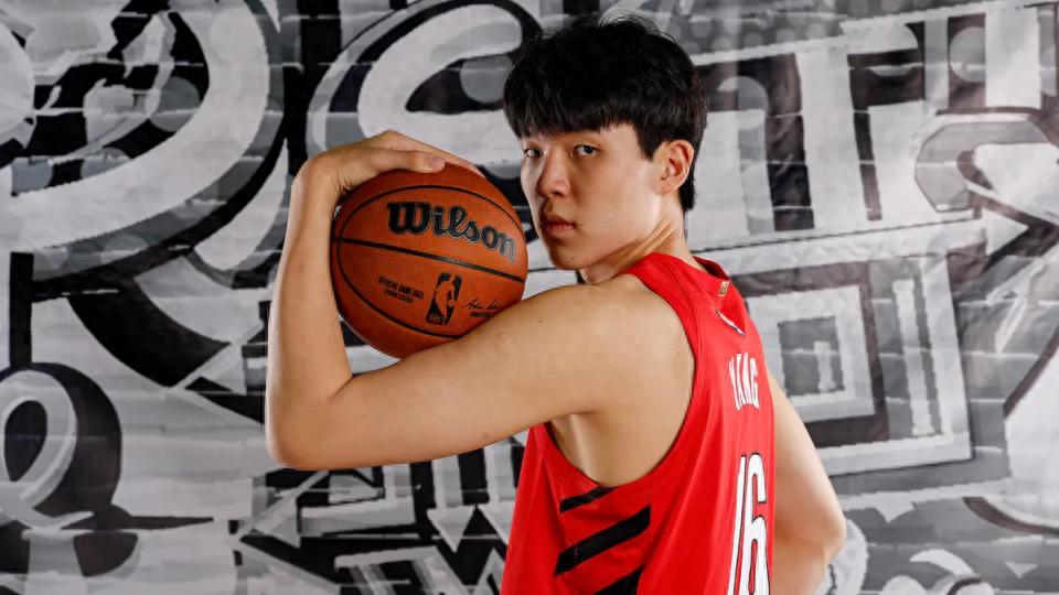 Yang Hansen is expected to play in the Summer League! His first game is against the Suns on July 11, but a team reporter says he will only appear in one or two games.