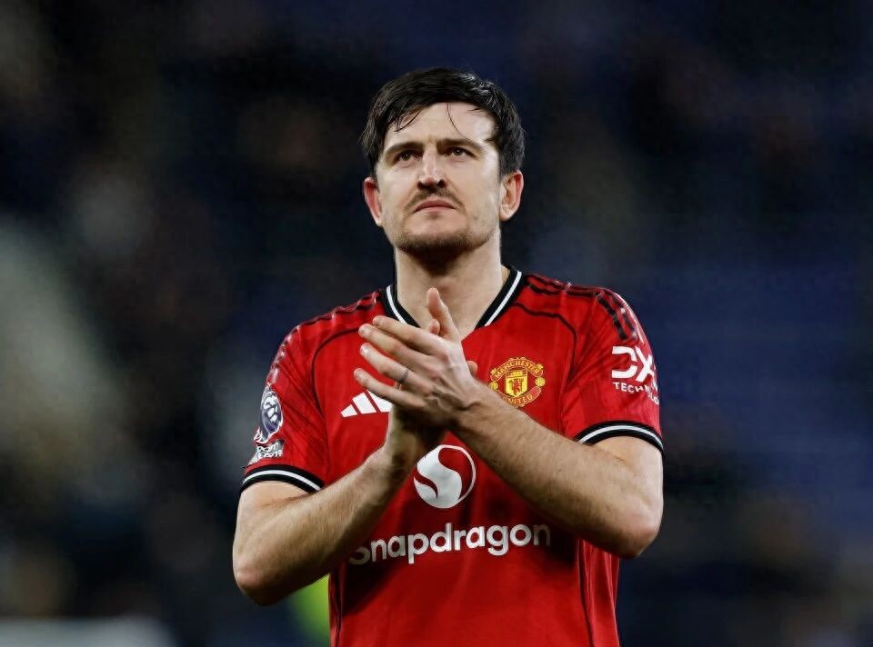 Manchester United fear Maguire may leave, potentially forced to improve contract terms! Carrick says one of his advantages is priceless.