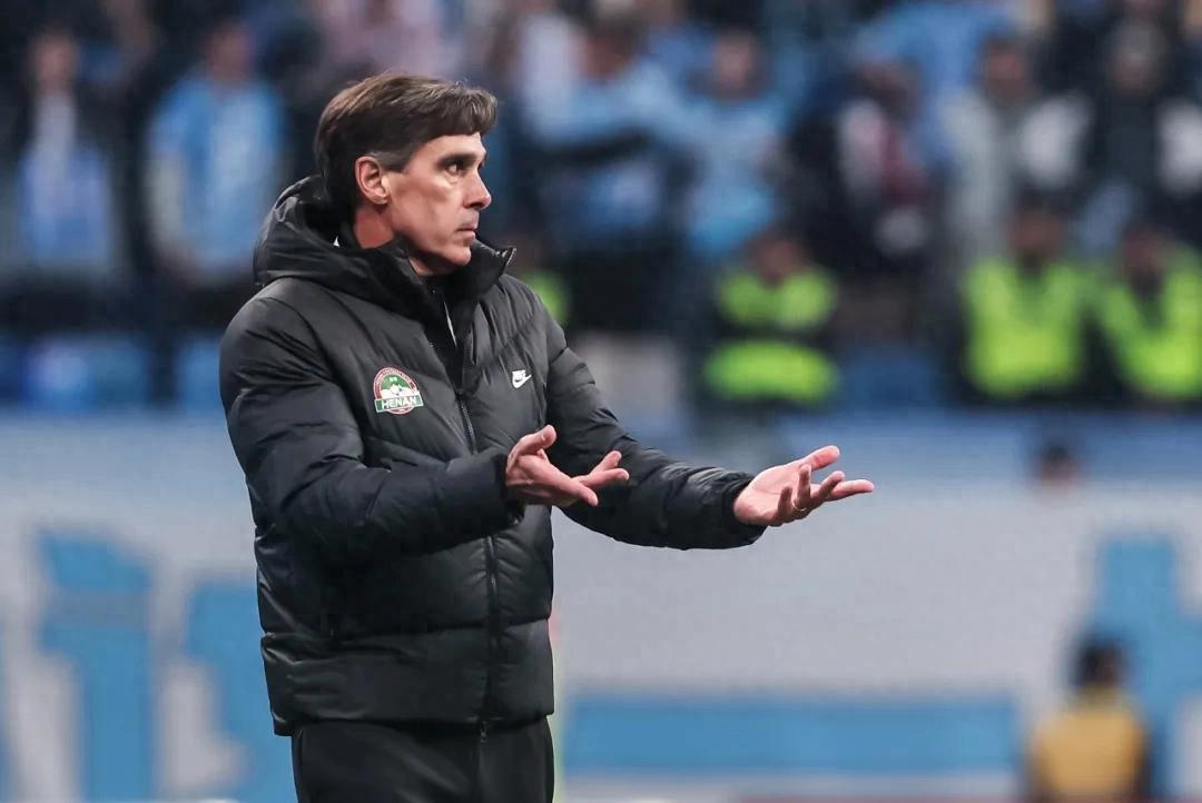Gustavo claimed illness and left the team, Henan's depleted squad suffered a reversal.