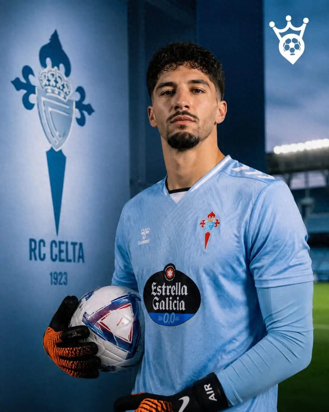 Manchester United have completed their goalkeeper overhaul by sending Altay Bayindir on a loan with a €4 million option to buy, and the next step is to loan out Joshua Zirkzee.