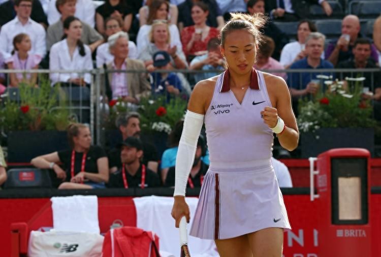 The headwind comeback is only one win away from the TOP4, and whether Zheng Qinwen can set a record Raducanu is a hurdle