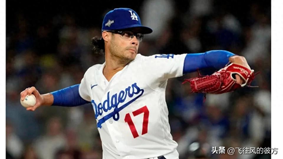 The Dodgers being weak has been compared to upgrading to a new iPhone; former Dodgers player Joe Kelly, who wore number 17, made sharp comments that sparked widespread discussion.