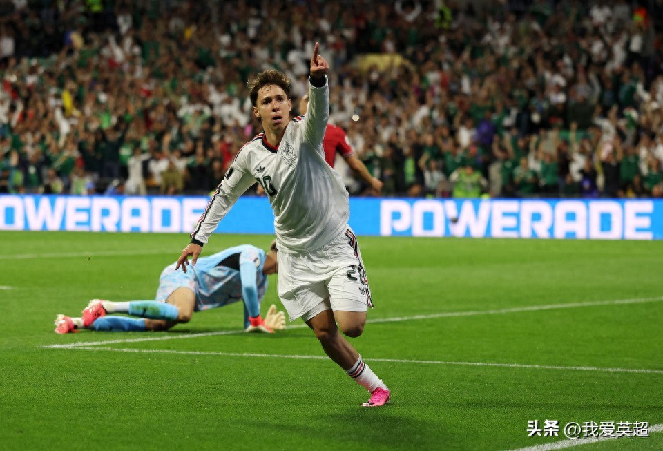Czech Republic 0-3 Mexico: Eliminated with 1 point at the bottom of the group; 40-year-old goalkeeper Ochoa came off the bench to set a record