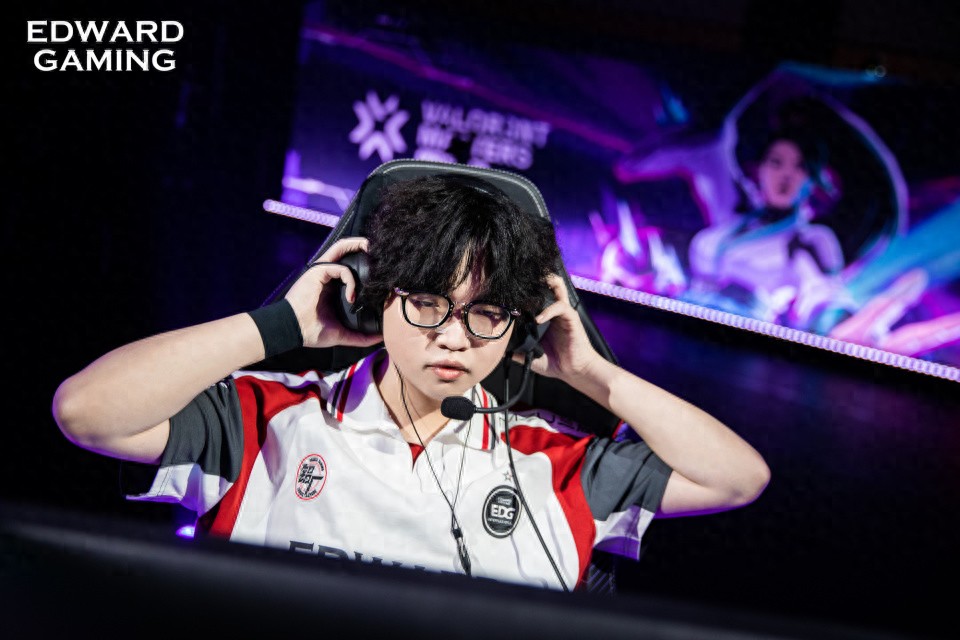 PRX is not unbeatable! EDG's last victory over them secured the 2024 World Champion title.