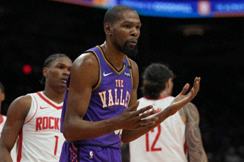 There are "strong signs" that the Suns are seriously considering trading Durant this summer