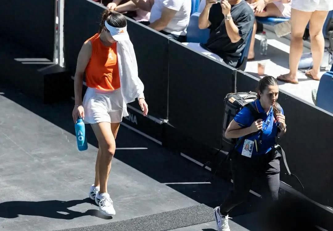 Wang Xinyu scratched by Tomcat and falls out of TOP30, Zheng Qinwen aims for opening victory for Chinese golden flower team.