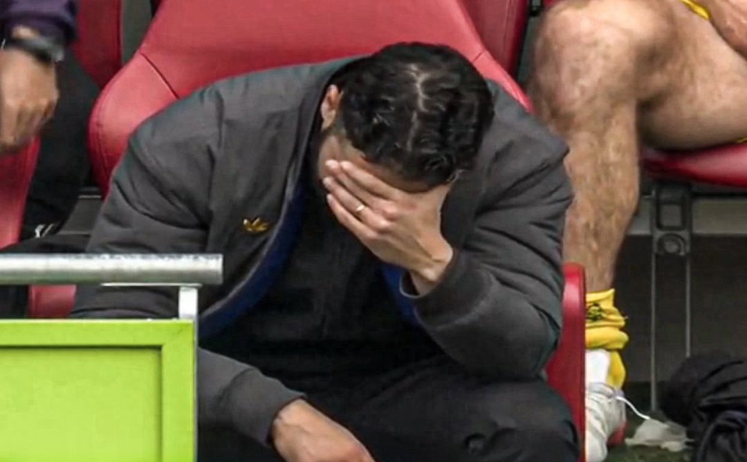 Manchester United must beat Sunderland or Amorelin could be sacked by November, saving the club money! The management is unhappy with two major faults.