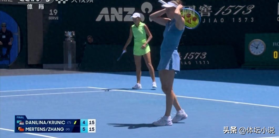 Great news from the Australian Open! The 37-year-old veteran amazes everyone as Zhang Shuai and her partner claim the women's doubles title, earning a whopping 3.92 million RMB in prize money.