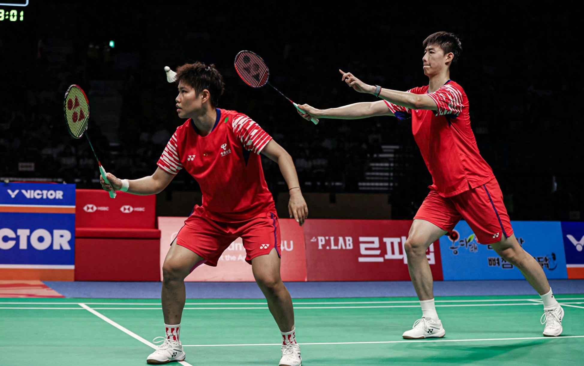 The Denmark Open Badminton Tournament schedule for today, October 17, features Shi Yuqi among ten matches; live coverage on CCTV Video + Youku.