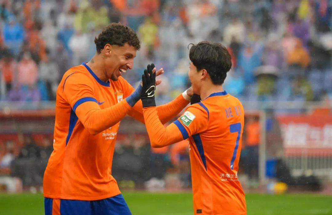 Celebrating the Beijing-Shandong showdown, Taishan becomes the first to "clear the penalty points"