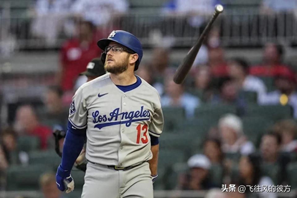 Wear glasses to save yourself from the blow! Dodgers, 34 years old infielder: The swing of the bat is getting better and better