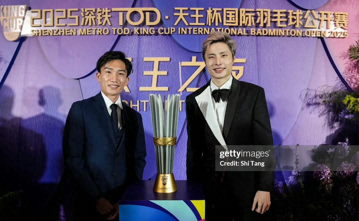 The Badminton King’s Cup schedule for today (12.27) features Lin Dan, Shi Yuqi, and others competing, live on Youku.