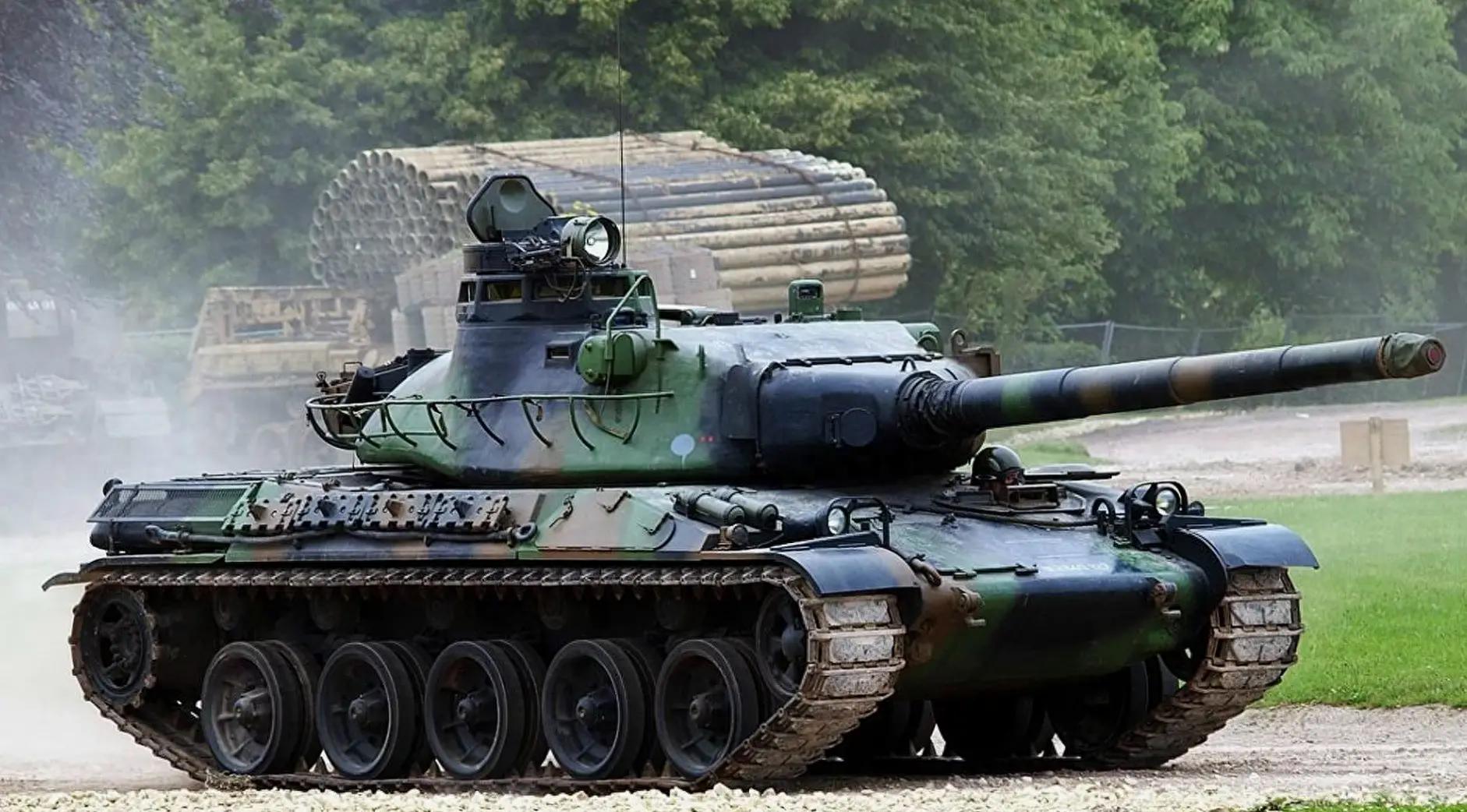 The French are not running away this time! The new World of Tanks Vicintoli is full of offense!