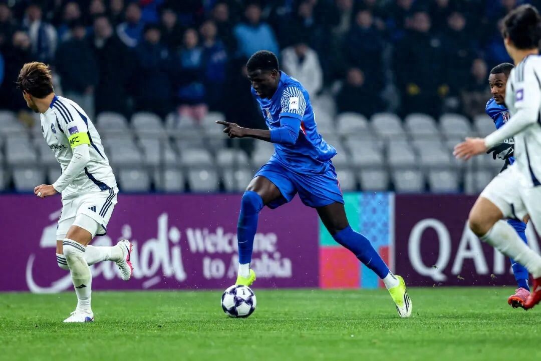 The new season's debut ended with Shanghai Shenhua's exit from the AFC Champions League, and their new formation still requires refinement.