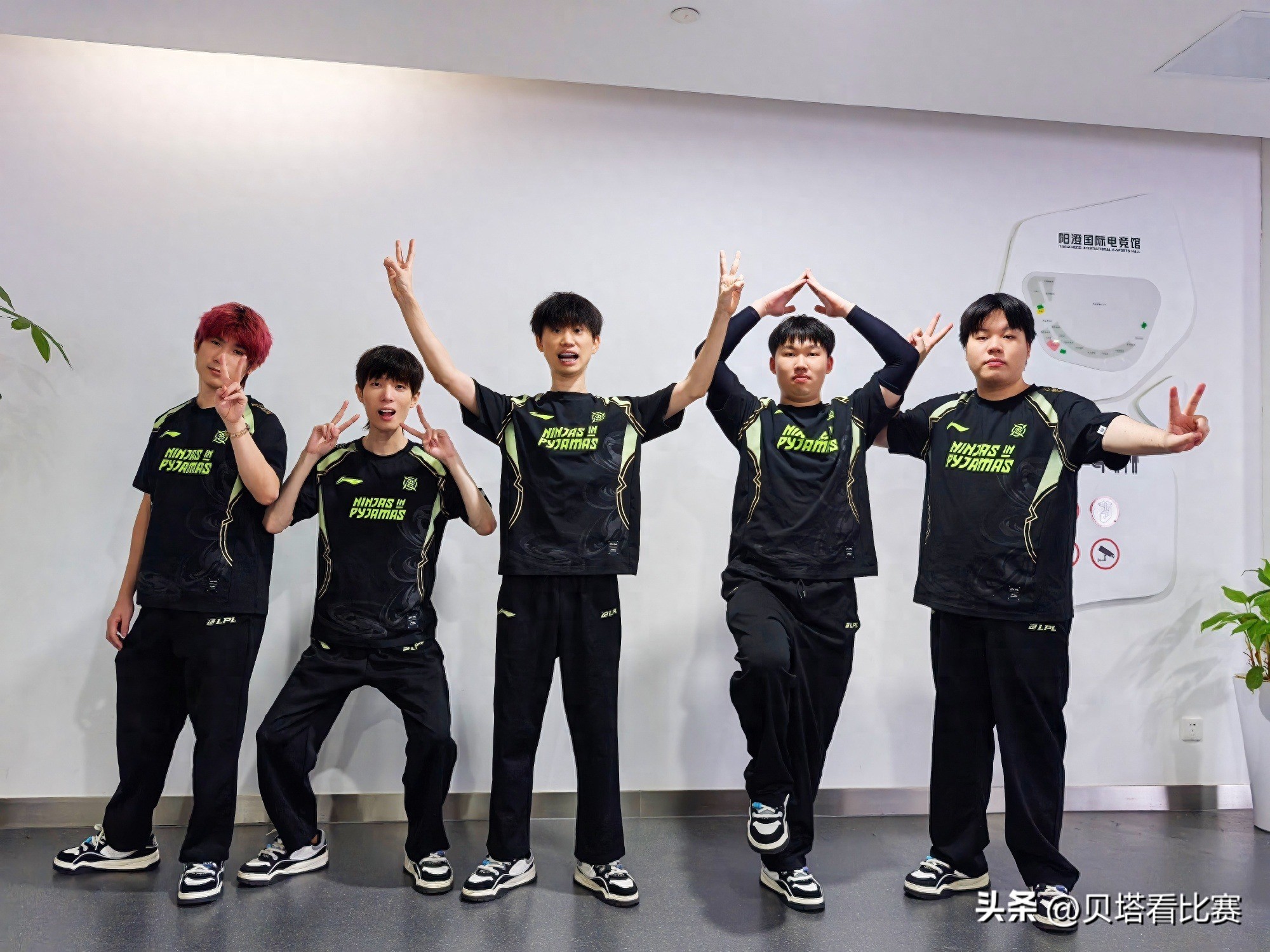 NIP0-2 lost to NS and failed to advance to the playoffs! Ueno made numerous critical mistakes, leaving WBG as the only LPL team to reach the knockout stage.