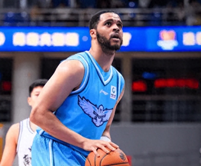 Lost again! Only the foreign player scored in double digits; Jiang Yuxing and Wang Lanqin scored 0 points as Liaoning fell to Qingdao.