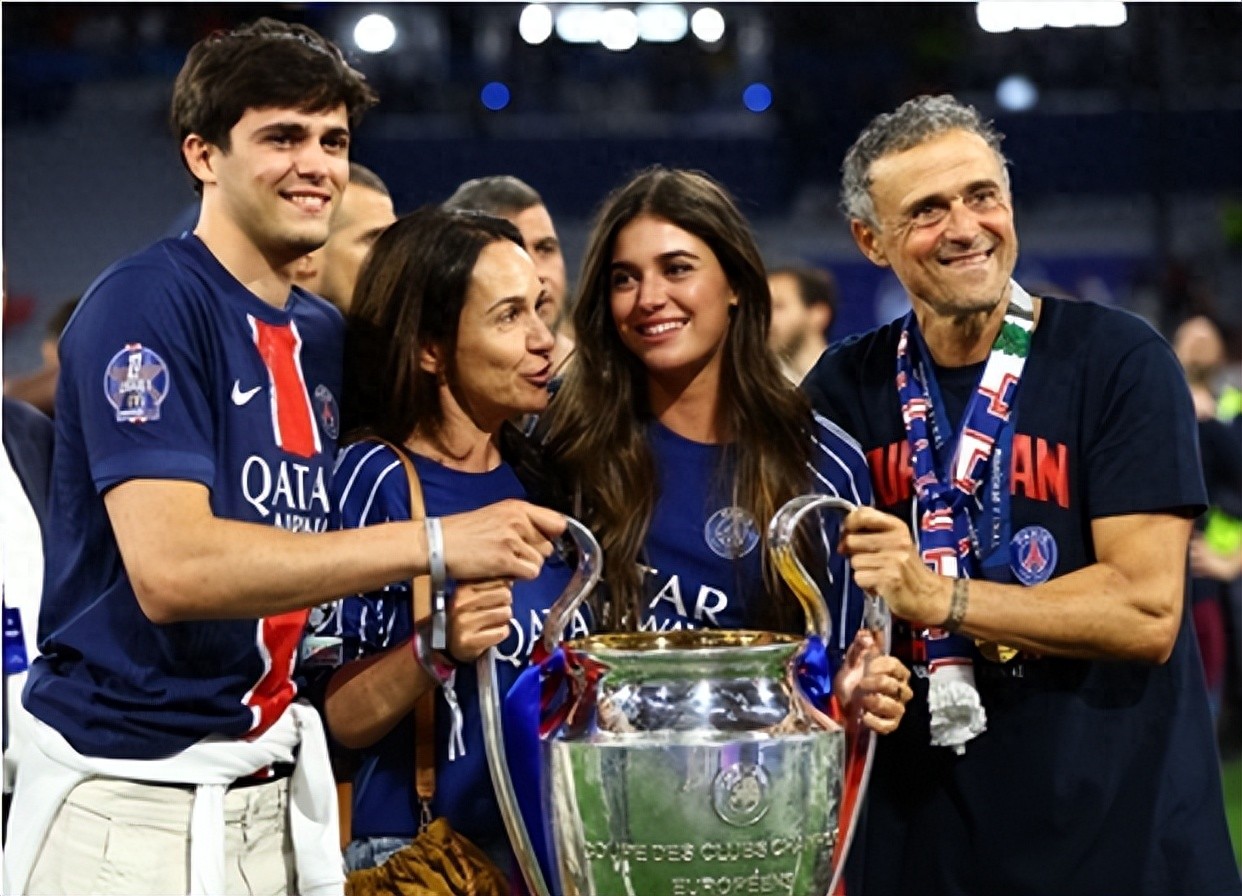 The new king of Europe completed the Champions League final one-sidedly Paris 5-0 Inter 19-year-old Douai scored 2 shots and 1 pass