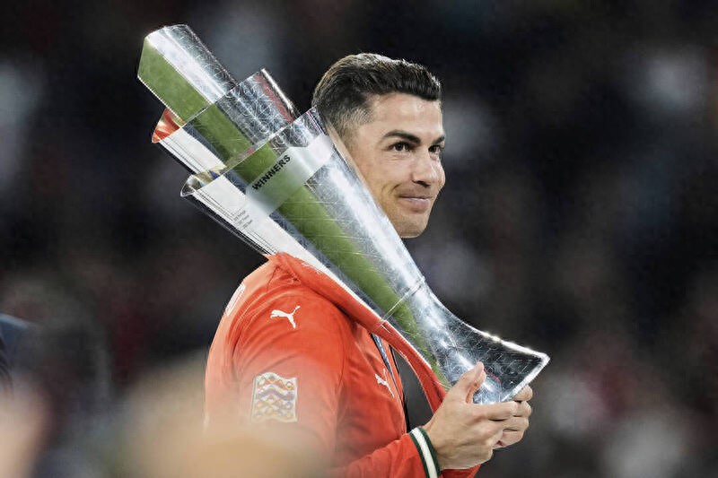 The UEFA Nations League final scored a goal to tie the score, and the 40-year-old Ronaldo led Portugal to defeat Spain and win the championship
