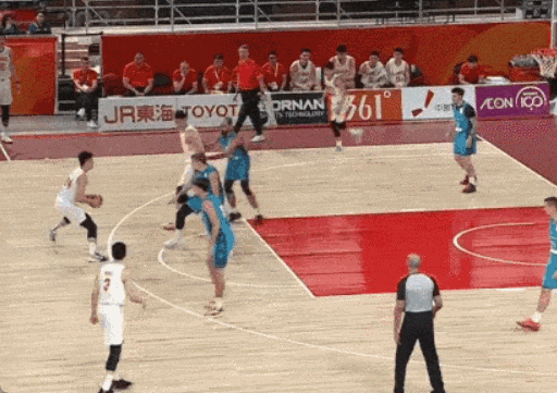 +27! Explosive debut in official match! China's top rising basketball star