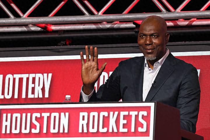 Should the Rockets trade the No. 10 pick? The media listed five major reasons: reusing the draft will only exacerbate the conflict