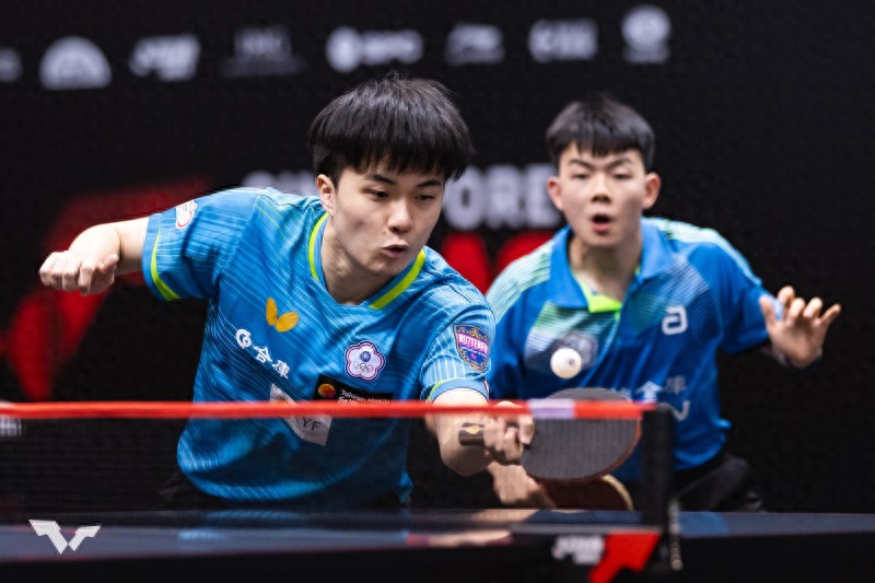 Lin Yunru and Gao Chengrui teamed up to defeat the Italian pair and enter the top 32 of the men's doubles at the 2025 World Table Tennis Championships