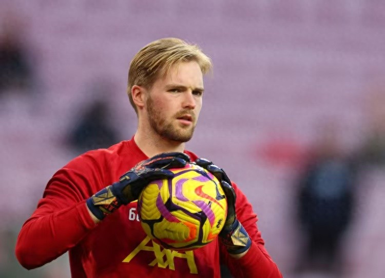 Liverpool's second door switched to the Bees Romano: Kelleher has completed a medical examination for a transfer fee of 18 million pounds
