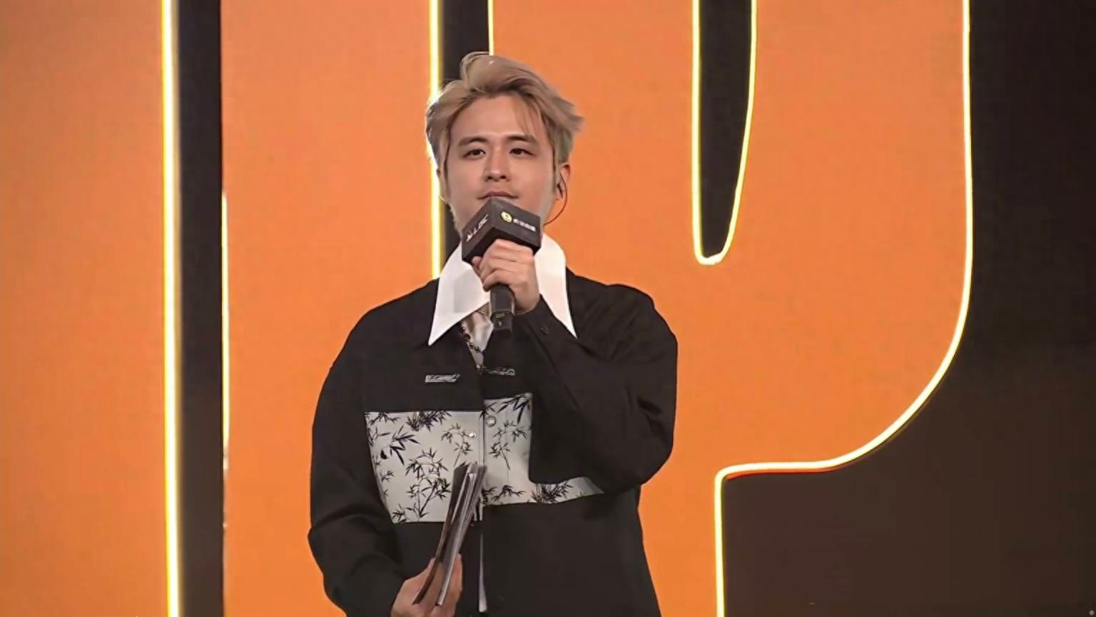 Agent Beichuan reveals IG&#39;s mid and top have renewed contracts! The world champion supports Bin: He is a hero of the LPL