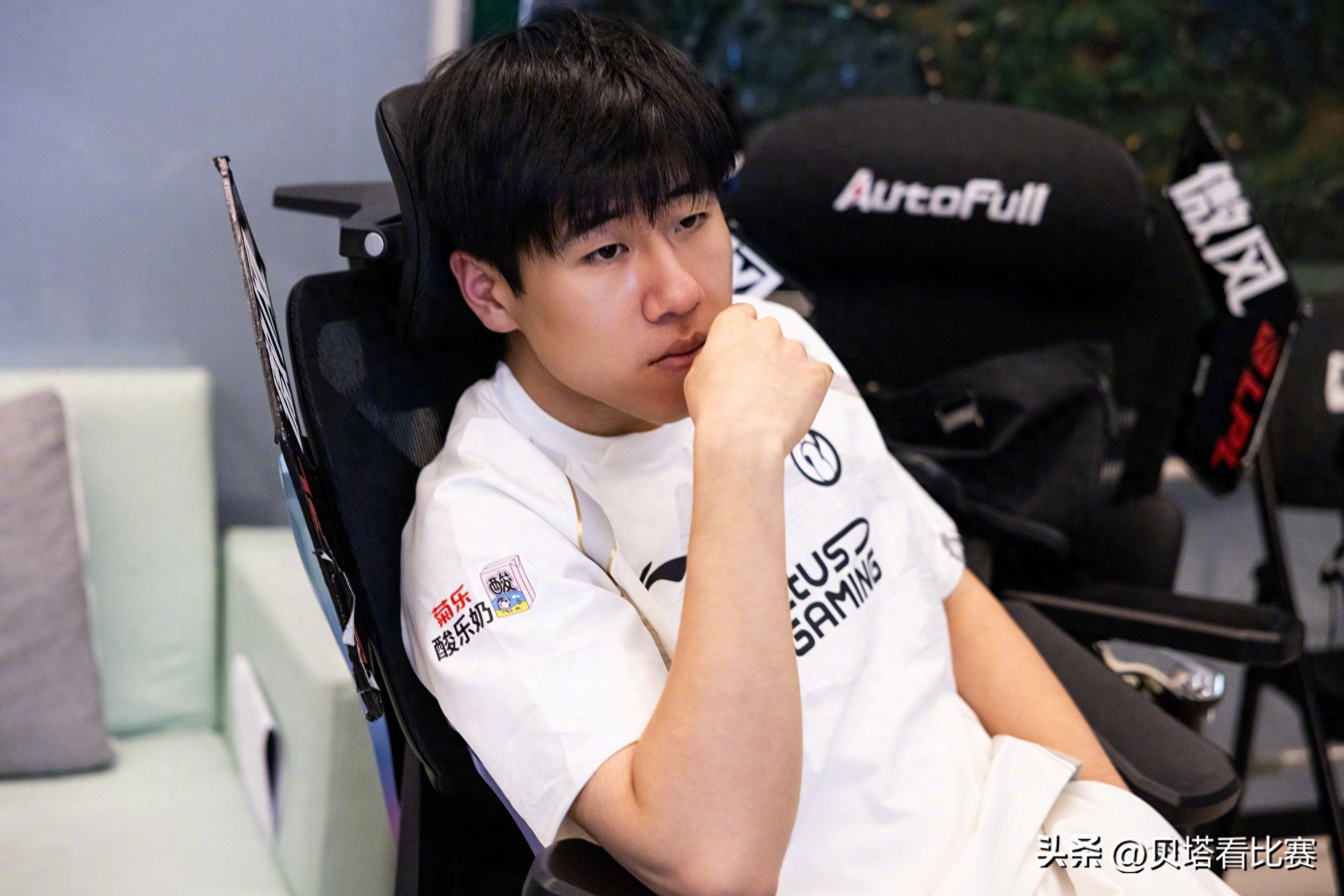 Overseas fans are buzzing about IG qualifying for Worlds: besides GALA, no one on IG deserves the win.