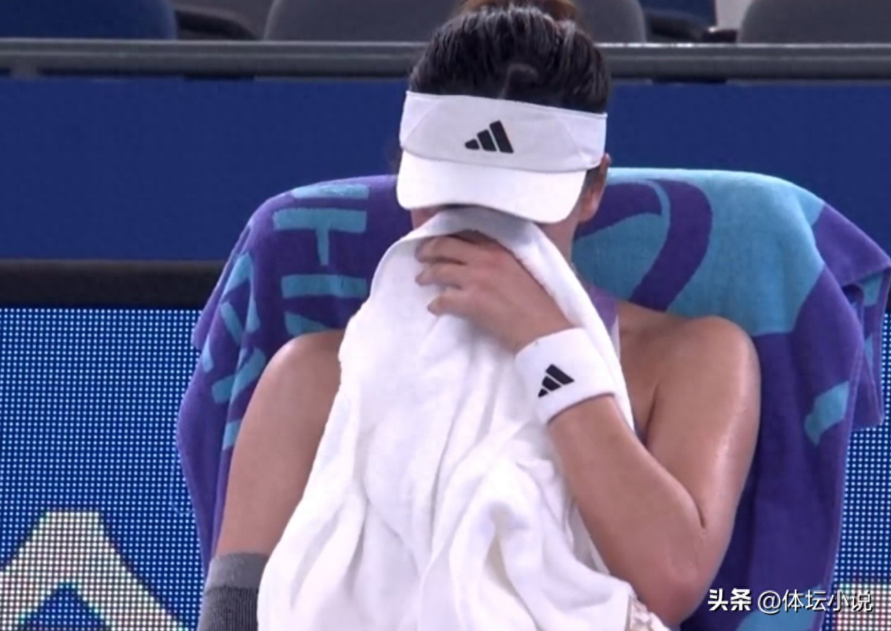 She cried! Wang Xinyu lost 0-2 to Moka Uchijima & broke down in tears twice, emotional collapse, Wuhan Open women's singles champion withdraws