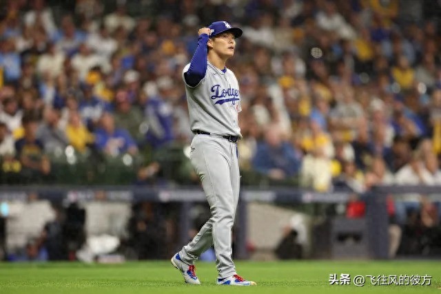 Yoshinobu Yamamoto pitched a complete game of 9 innings as the Dodgers took a 2-0 lead in the series.