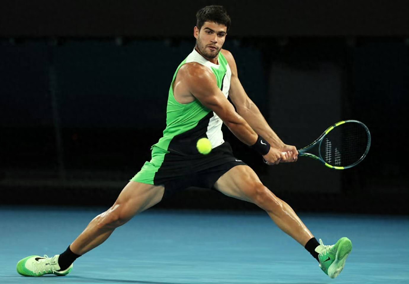 Alcaraz reaches the semifinals amid controversy over electronic device confiscation in the previous round; manufacturer responds: This is not steroids