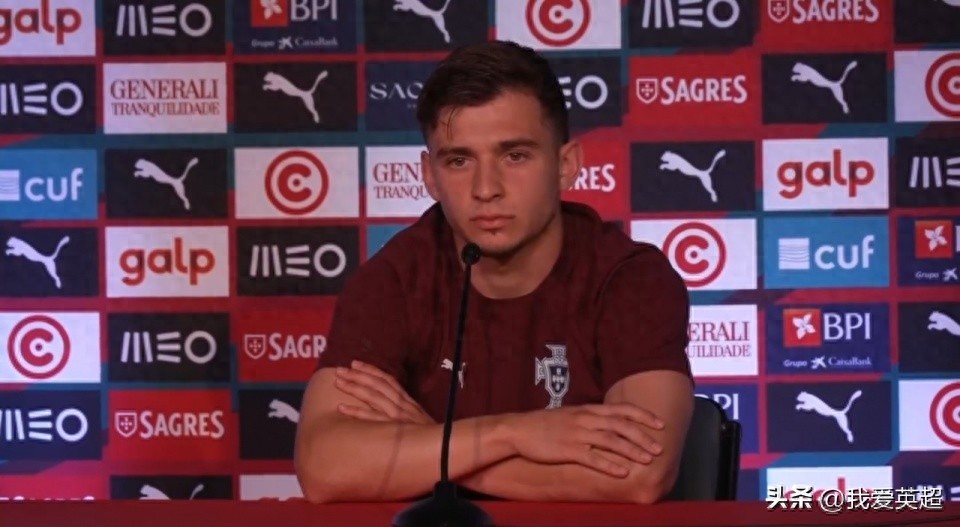 Social media storm! 23-year-old Portuguese star: No obligation to pass to Ronaldo, he's like everyone else