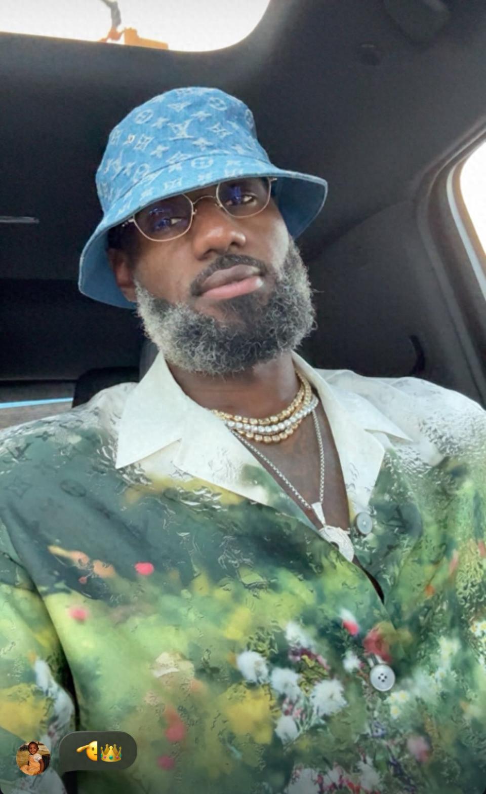 This team selection is not about chasing a championship! LeBron James, with graying beard, appeared in New York: Attending Jay-Z's concert