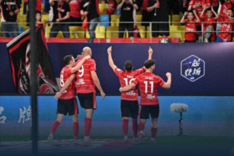 Chengdu Rongcheng sent Shanghai Shenhua 1-0 to the first defeat of the season &amp; Romulo won