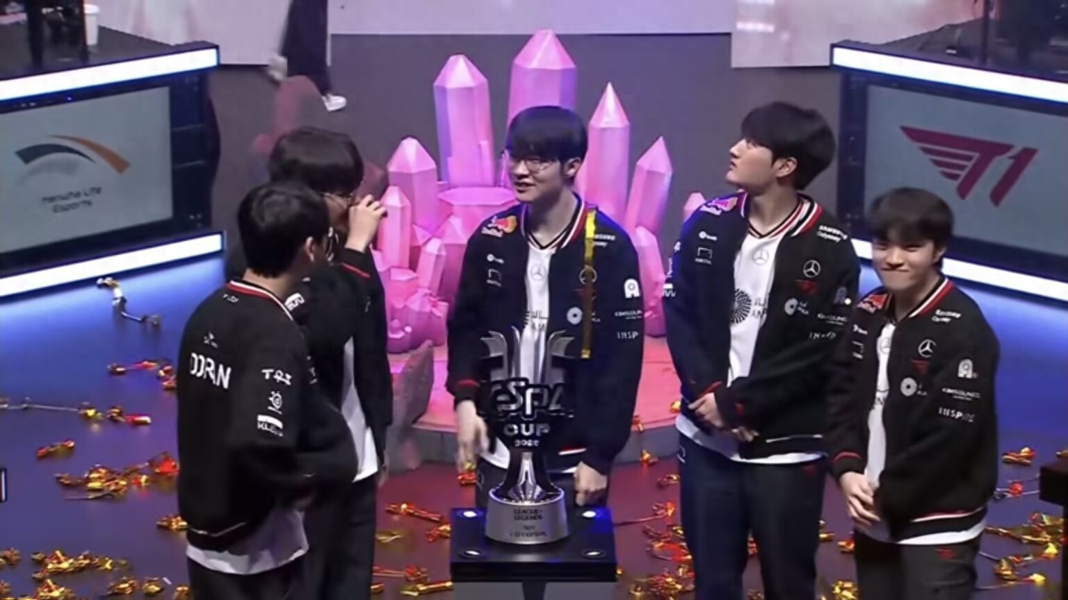 LCK銀河戰艦被打成電腦人!Peyz奪得K杯FMVP,姑媽賽後哽咽落淚