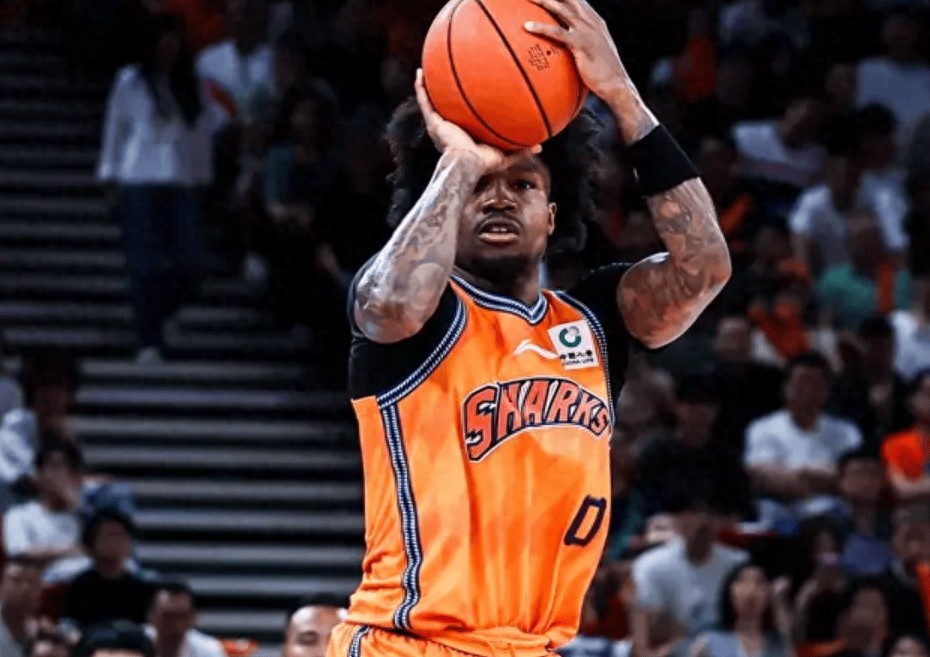 Foreign Player Showdown! Goodwin's Buzzer-Beater Three-Pointer Seals Victory as Brown's 50 Points Go in Vain, Shanghai Edges Guangsha 2-0 in Series