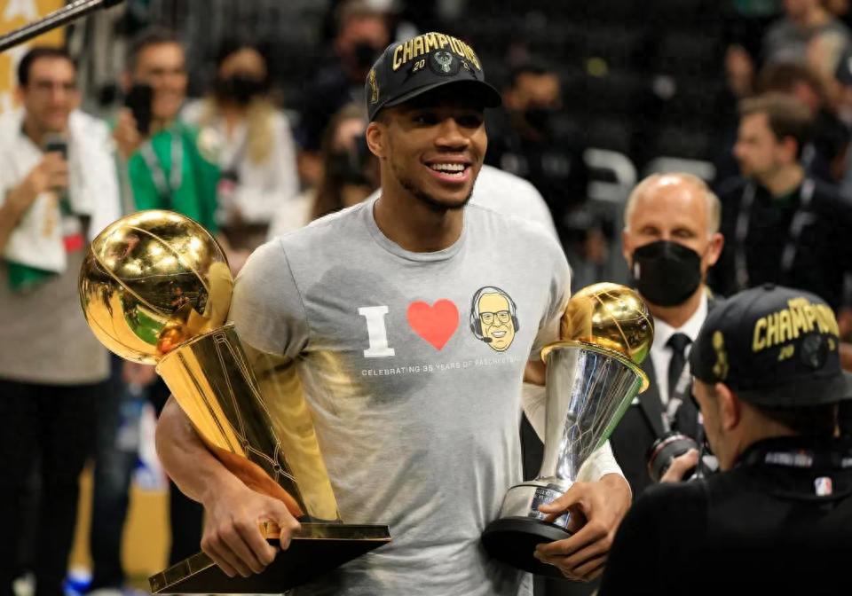 Giannis delivers his latest championship pursuit remarks! Three potential destinations? Still possible to stay until this summer's trade deadline