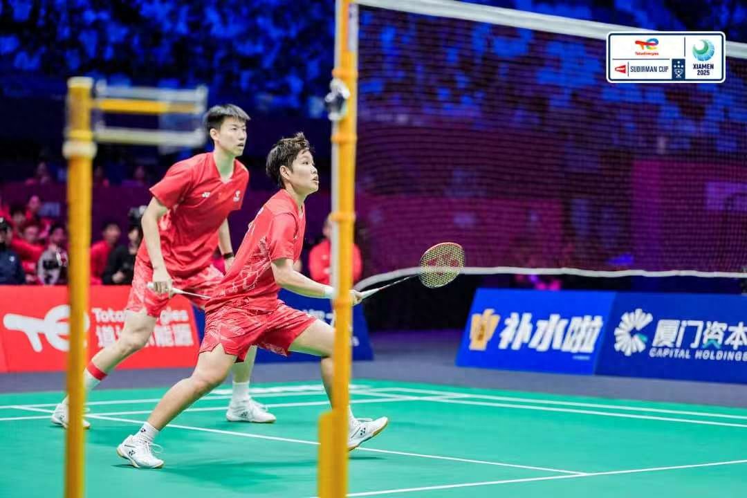 The "Phoenix Pair" successfully kicked off the first mixed doubles match in the 2025 Sudirman Cup with a victory over South Korea