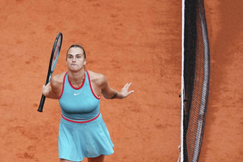 Sabalenka broke down after missing out on the 2025 French Open title and tearfully apologized for her "poor performance".