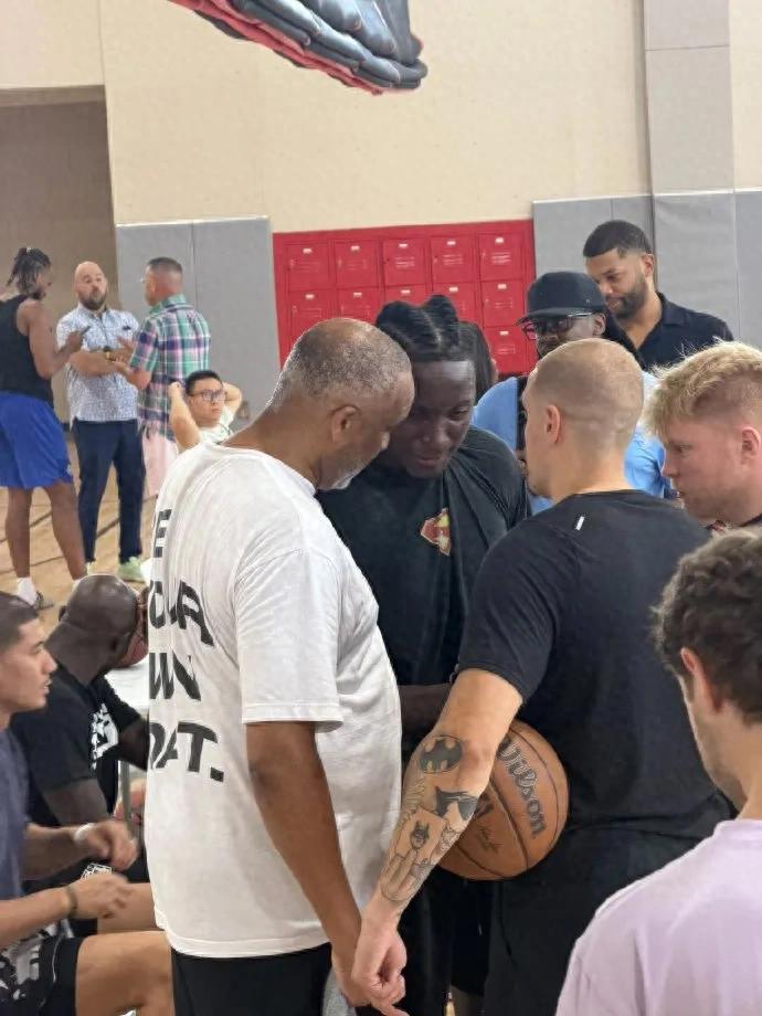 感動落淚！引發字母哥關注！NBA兩屆全明星後衛