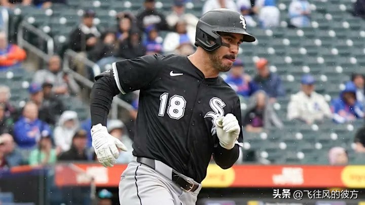 The New York Mets have signed veteran Mike Tauchman to a minor league contract, adding him to the competition for the right field position.