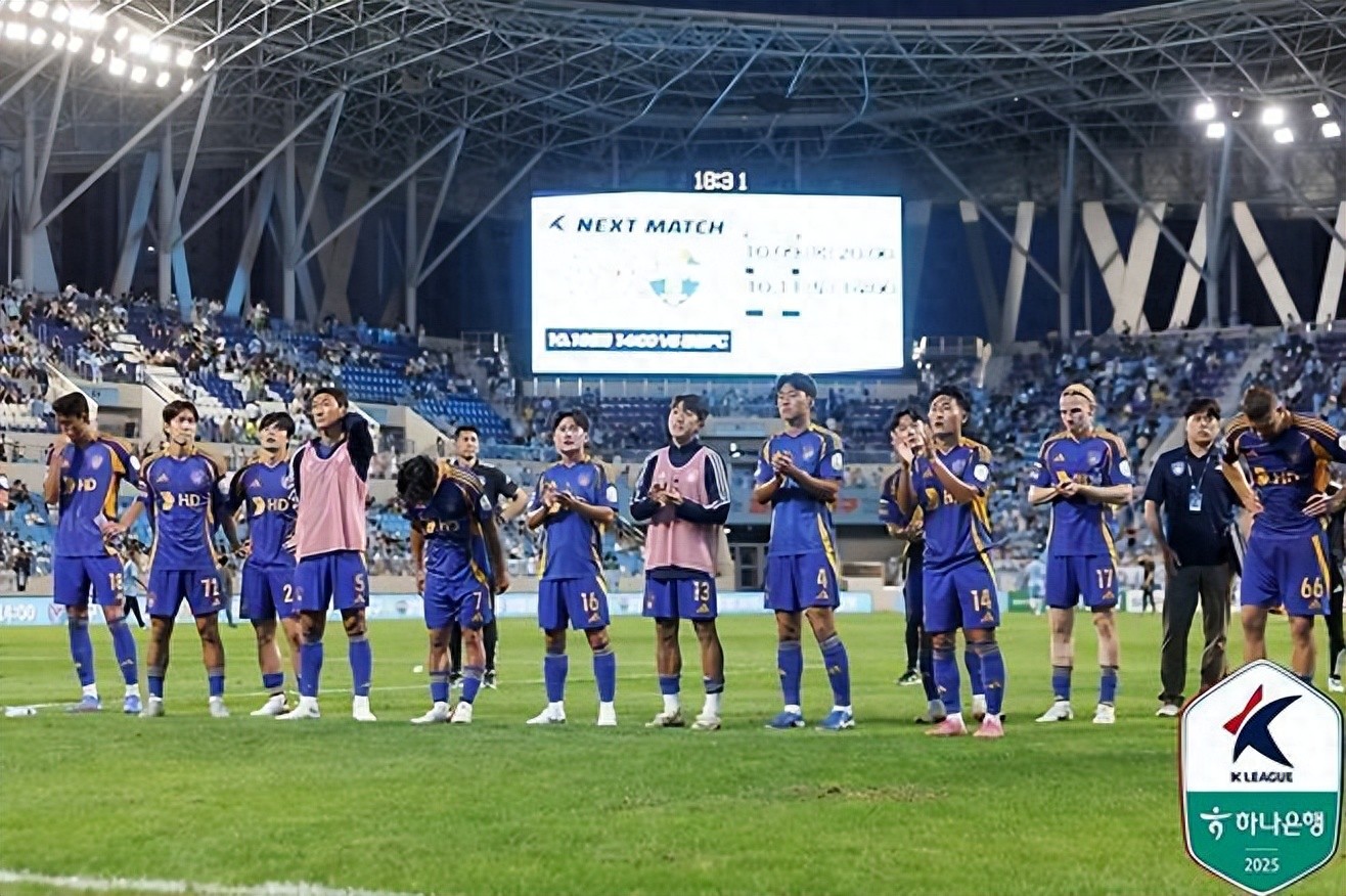 Distraction League, South Korea’s Two Giants Continue Rotation