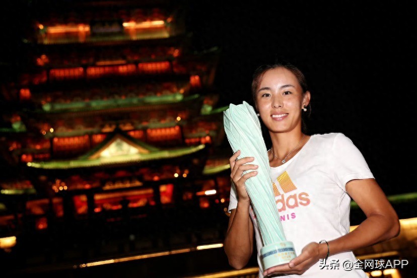 Farewell — Wang Qiang Reveals Her Mental Journey in the Later Stage of Her Career